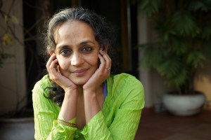 ArundhatiRRoyA008_MO84