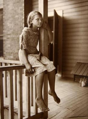 Eudora Welty, Child on Porch, Mississippi, 1935