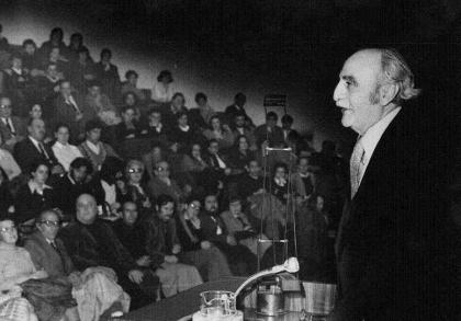 Conferencia de Francisco Ayala en el auditórium del Banco de Granada